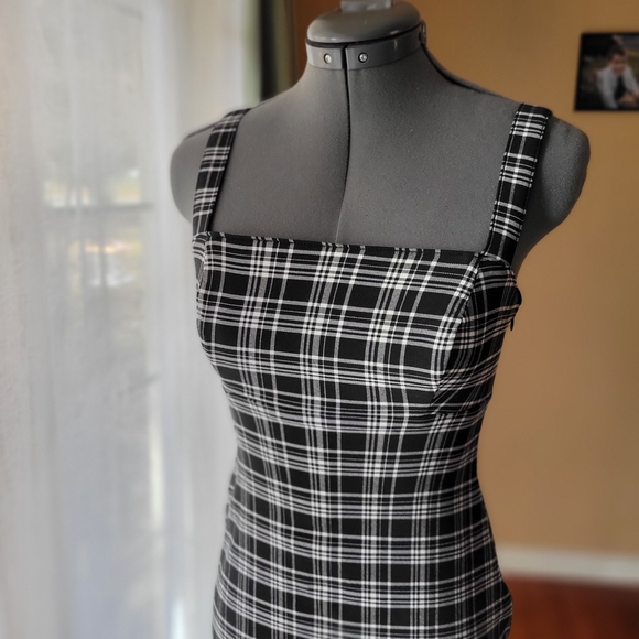 Hollister Black and White Plaid Mini Dress - Jumper - Size XXS - Picture 4 of 11